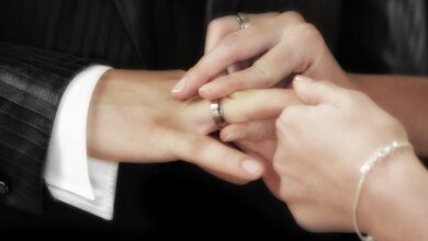 טבעות אירוסין ונישואין מה האצבע הנכונה?